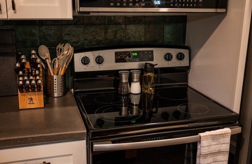 Canaan Heights Apartment | Trout Lily Cottage at The Fens