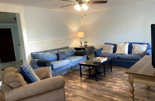 Burton House | Tucked Away Newly Renovated 4 Bedroom 2 Bath Sleeps 12