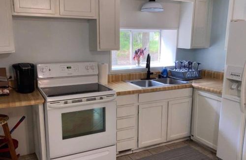 Burton House | Tucked Away Newly Renovated 4 Bedroom 2 Bath Sleeps 12