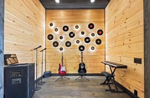 Ridgeline Vistas House | Tune Inn