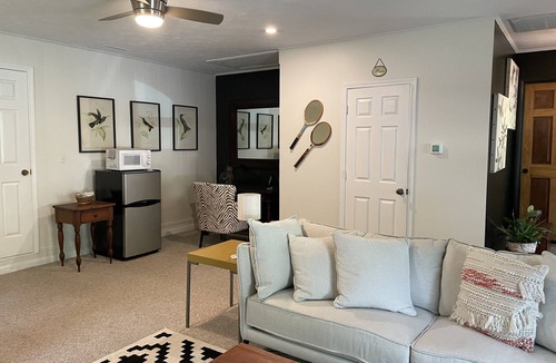 Blowing Rock House | Turkey Trot- Light & Bright Blowing Rock Guest Suite - Close to All the Best