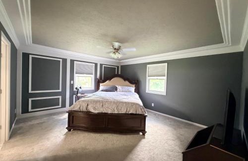 Dayton House | Turtleback Retreat Near Air Force Museum and Air Show