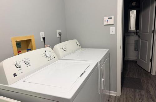 Dayton House | Turtleback Retreat Near Air Force Museum and Air Show