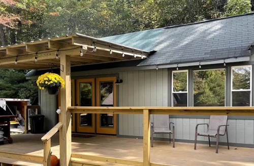 Altamont Cabin | Twin Oaks at Linville, Private, Newly remodeled!