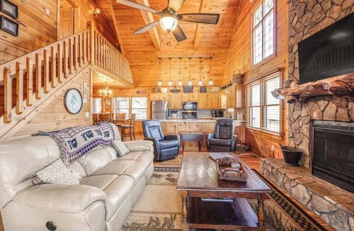 Necowa Cove Cabin | Under The Stars Stay