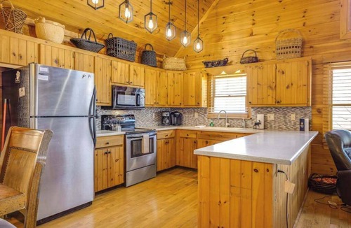 Necowa Cove Cabin | Under The Stars Stay