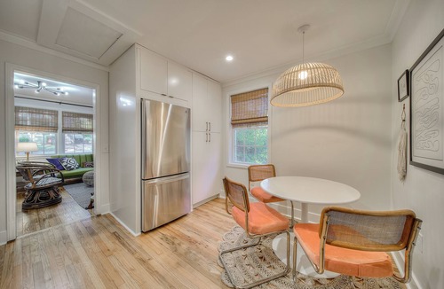 Earlewood House | Unexpected Little Gem Minutes from Downtown