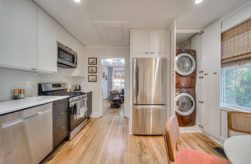 Earlewood House | Unexpected Little Gem Minutes from Downtown