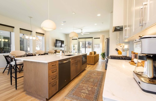 Historic Edgefield House | Unit 4 I Experience Noa Nashville | 4BR Luxury Retreat + Resort Pool