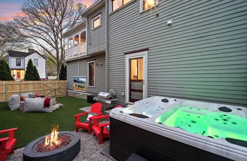 Frankfort House | Unwind at Our Bourbon Duplex w/Hot Tub/Walk to Downtown/Near Buffalo Trace