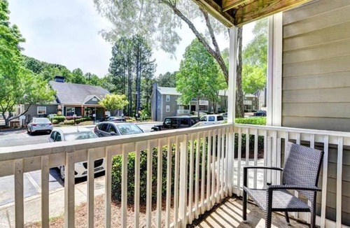 Peachtree Corners Apartment | Upgraded 1bdrm Apartment & Amenities close to Shopping Center