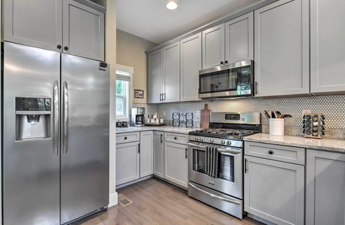 Oakley House | Upscale Asheville Home Near Biltmore Estate