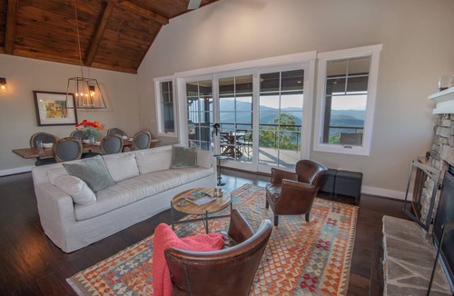 Lenoir Condo | Upscale Condo in Blue Ridge Mtn Club