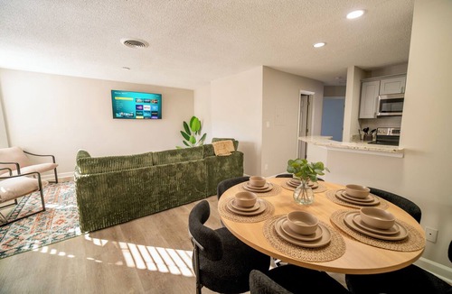 Charlotte Center City Apartment | UptownLUXE Retreat~Walk to BOA/Spectrum~Free Parking~ W/D~ 2BR