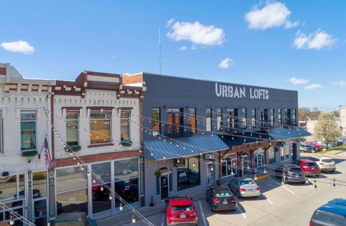 Perryville Apartment | Urban Loft #8 METALL · Downtown Urban Loft above Restaurants & Boutiques