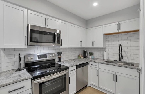 Downtown Columbus Apartment | Urban Townhouse Near Downtown | 2BR + W/D