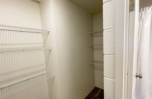 Corryville Apartment | ★Vibrant 1BD/1BA + Gym - Downtown Cincinnati★