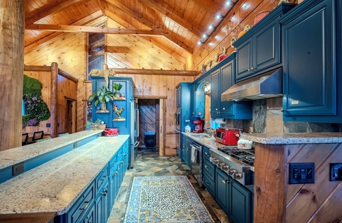 Suches Cabin | Vibrant Spacious Mountain Estate with Heated Pool & Hot Tub in Suches