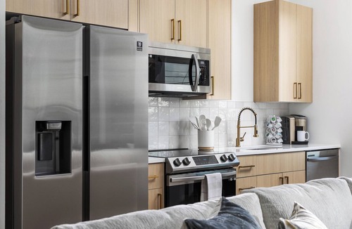 Knoxville House | Vibrant townhome near downtown, breweries & campus