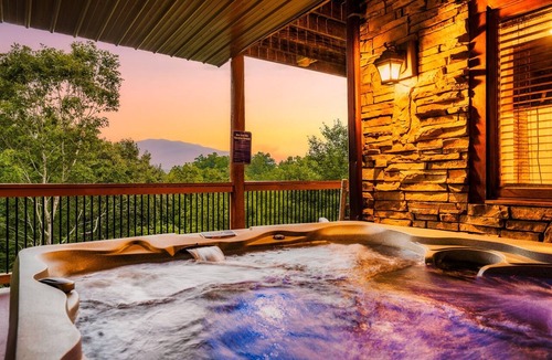 Pittman Center Cabin | Views | Theater | AugDeals | GameRm | HotTub