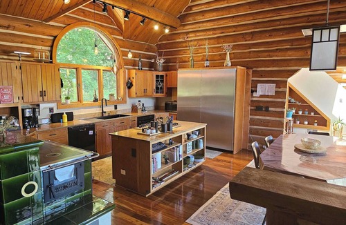 Millville Ski Chalet | ​Vinewood Estate | 10-Acre Luxury Spa & Vineyard Retreat