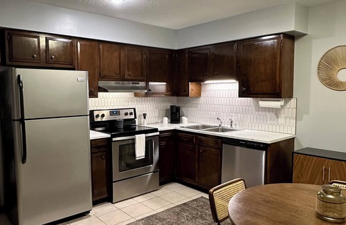 Gallatin House | Vintage modern/boho Gallatin townhome!