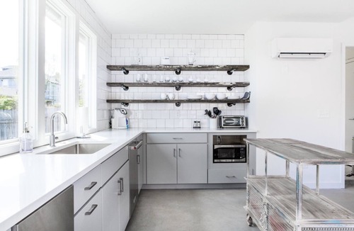 12 South House | Walk to 12 South + Firepit & Bright Gueshouse!