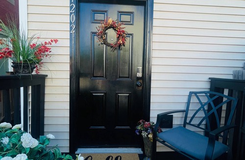 Central Northside House | WALK to ACRISURE & PNC Park + FREE Private Park 2 King beds/3 BA Sleeps 6