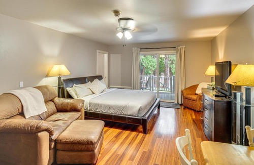 Elkhart Lake House | Walkable Lake Escape! Elkhart Lake Condo