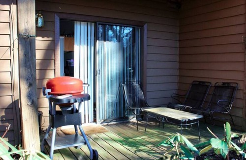 Wintergreen Condo | Walking Distance to Ski Slopes! Cozy Condo that sleeps 4!