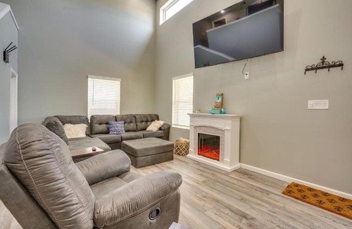 Nashport House | Waterfront Buckeye Lake Vacation Rental w/Hot Tub