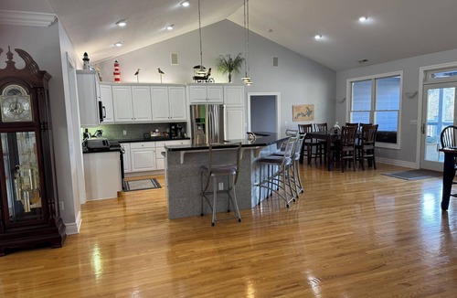 Forest Lake Heights House | Waters Edge-Peaceful Lakefront Retreat