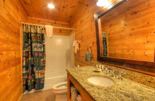 Bryson City Cabin | Watershed 05 - Free 4x4 Tours Modern-Rustic, Luxury Cabin Adventures for Big