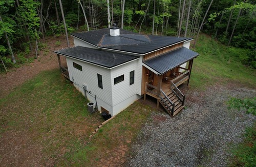 McCaysville House | Welcome to our cozy cabin-Mountain Delight on the Georgia/Tennesse border.