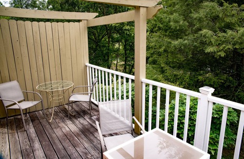 Sutton Bed & Breakfast | Welcome to the historic Elk River Hotel & Cafe! Located riverfront on the beautiful Elk River, and just 2 miles from I-79, you are moments away from all that the Sutton area has to offer. Guest in town to enjoy the gorgeous outdoor scenery and recrea