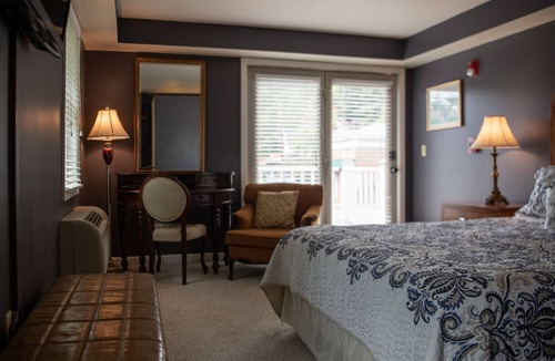 Sutton Bed & Breakfast | Welcome to the historic Elk River Hotel & Cafe! Located riverfront on the beautiful Elk River, and just 2 miles from I-79, you are moments away from all that the Sutton area has to offer. Guest in town to enjoy the gorgeous outdoor scenery and recrea