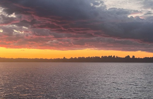 Puposky Cabin | Welcoming cabin with AC, WiFi, TV and laundry on Gull lake!