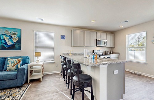 Ocean Isle Beach House | Whispering Breeze: Near golf courses and beach