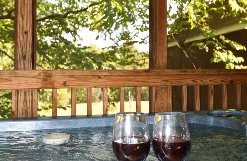 Berkeley Springs Cabin | Whispering Hills - Couples Getaway