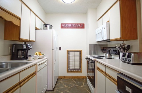 Edray Condo | Whistlepunk #31: 2 Bedrooms, 2 Bath: Slope Side, Central Location. Wood Fireplace
