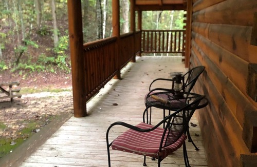 Oneida Cabin | Whitetail Hollow- 2 bedroom 1 bath
