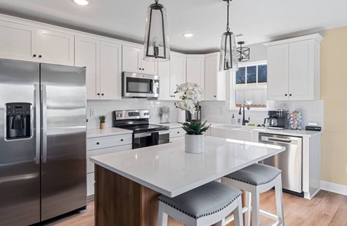 Mount Holly House | Whitewater Center Getaway · Hot Tub, games & fire pit