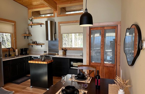 Apple Ridge Cabin | Wild Side : Romantic-Secluded-Luxury Blowing Rock, Hot Tub, NEW