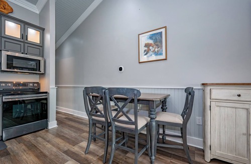 Thayerville Condo | Will O' The Wisp 712H: Studio Loft Condo with Private Balcony, Free WIFI!