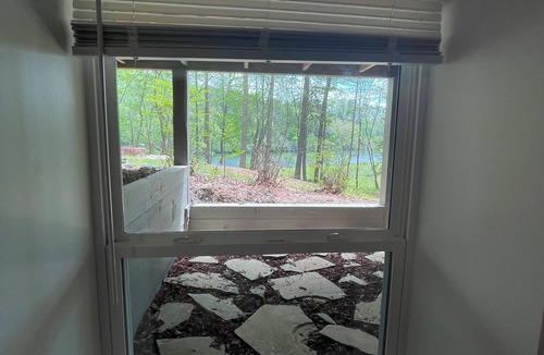 Murphy Cabin | Wonderful family friendly, 3-bedroom LAKE FRONT cabin with dock in Murphy, N.C.!