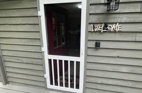Murphy Cabin | Wonderful family friendly, 3-bedroom LAKE FRONT cabin with dock in Murphy, N.C.!