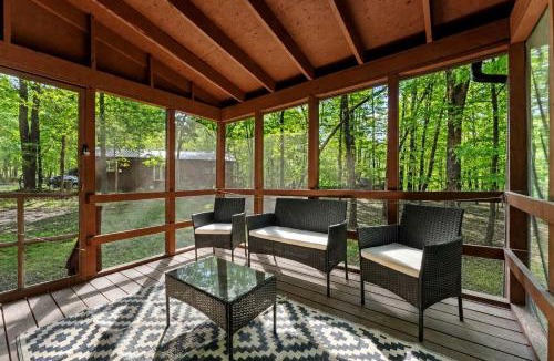 The Woods House | Woodland Cabin Escape w/Fire Pit & Resort Access Retreat in Hedgesville, West Virginia