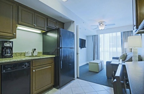 Cherry Grove Beach Condo | Wyndham Towers on the Grove | 1-Bedroom Ocean View Suite