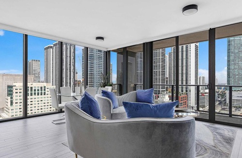 Downtown Miami Apartment | X Lounge II-Highline Corner Residence