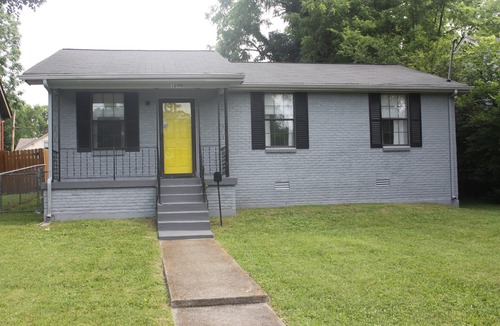 Maxwell House | Yellow Door Inn (3 Br House) in Hip East Nashville Urban Neighborhood